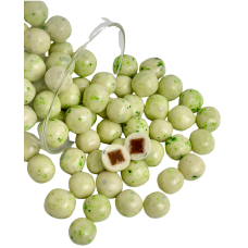 Фісташково-карамельні кубики в білому шоколаді та глазурі Fistikli Karamel Kup Draje