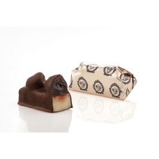 Цукерки мигдалевий марцапан з дикою вишнею в темному шоколаді Marzipan wild cherry Laurence