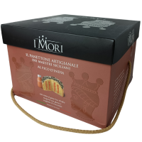 Панетон з кремом зі смаком опунції вкритий глазур'ю та шоколадними пластівцями Imori 900g